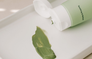 Тріо для чистоти: як Manyo Cica Pack, Blackhead & Pore Toner та Pure Cleansing Oil допомагають у догляді за проблемною шкірою